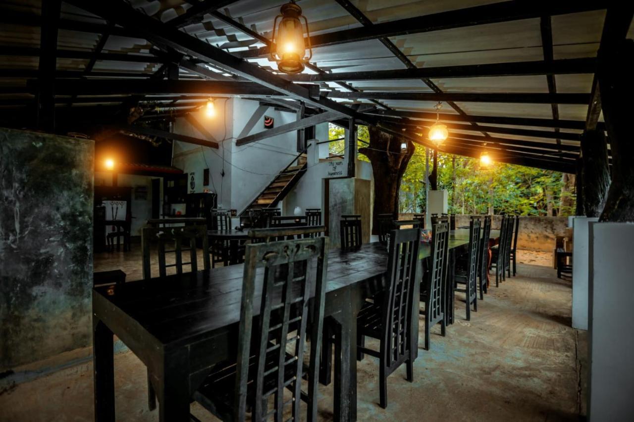 Hotel Sigiriya Kele Esterno foto